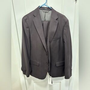 DKNY Men’s Super 120 Suit